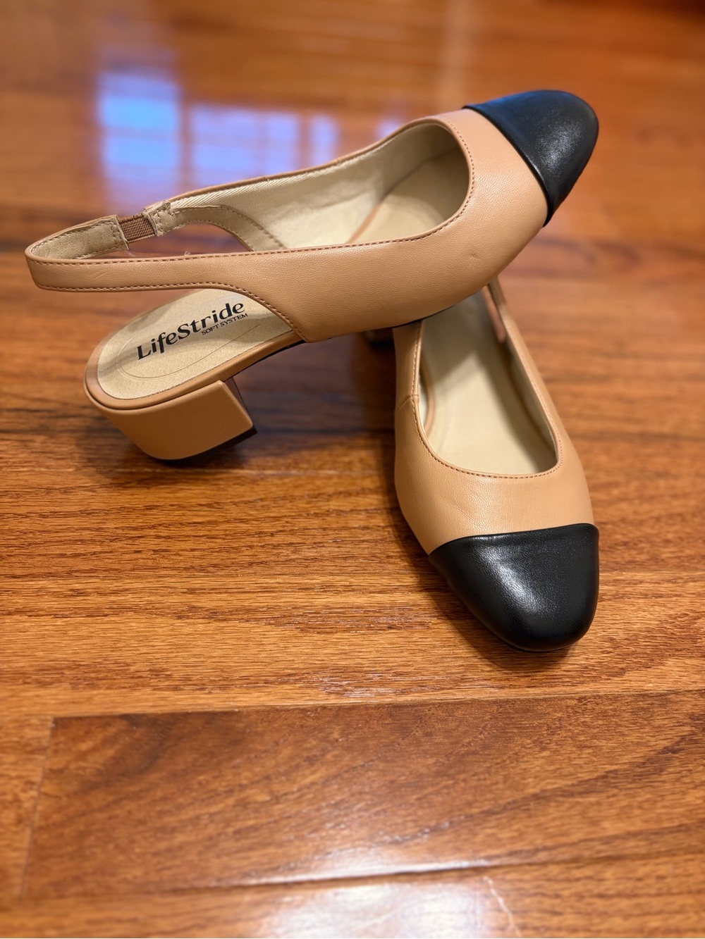 LifeStride Two-Tone Tan Slingback with Black Cap Toe size 7.5